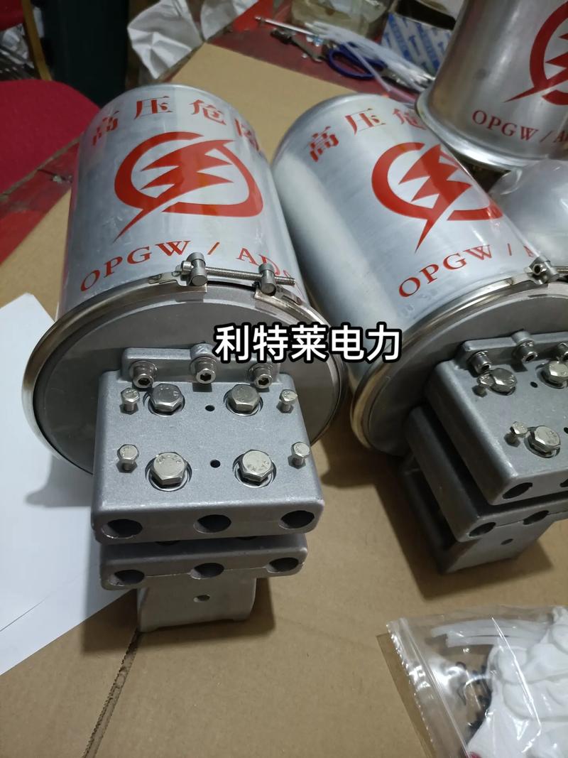 ADSS/OPGW光缆铝合金接头盒 帽式金具在高空光缆中的应用解析